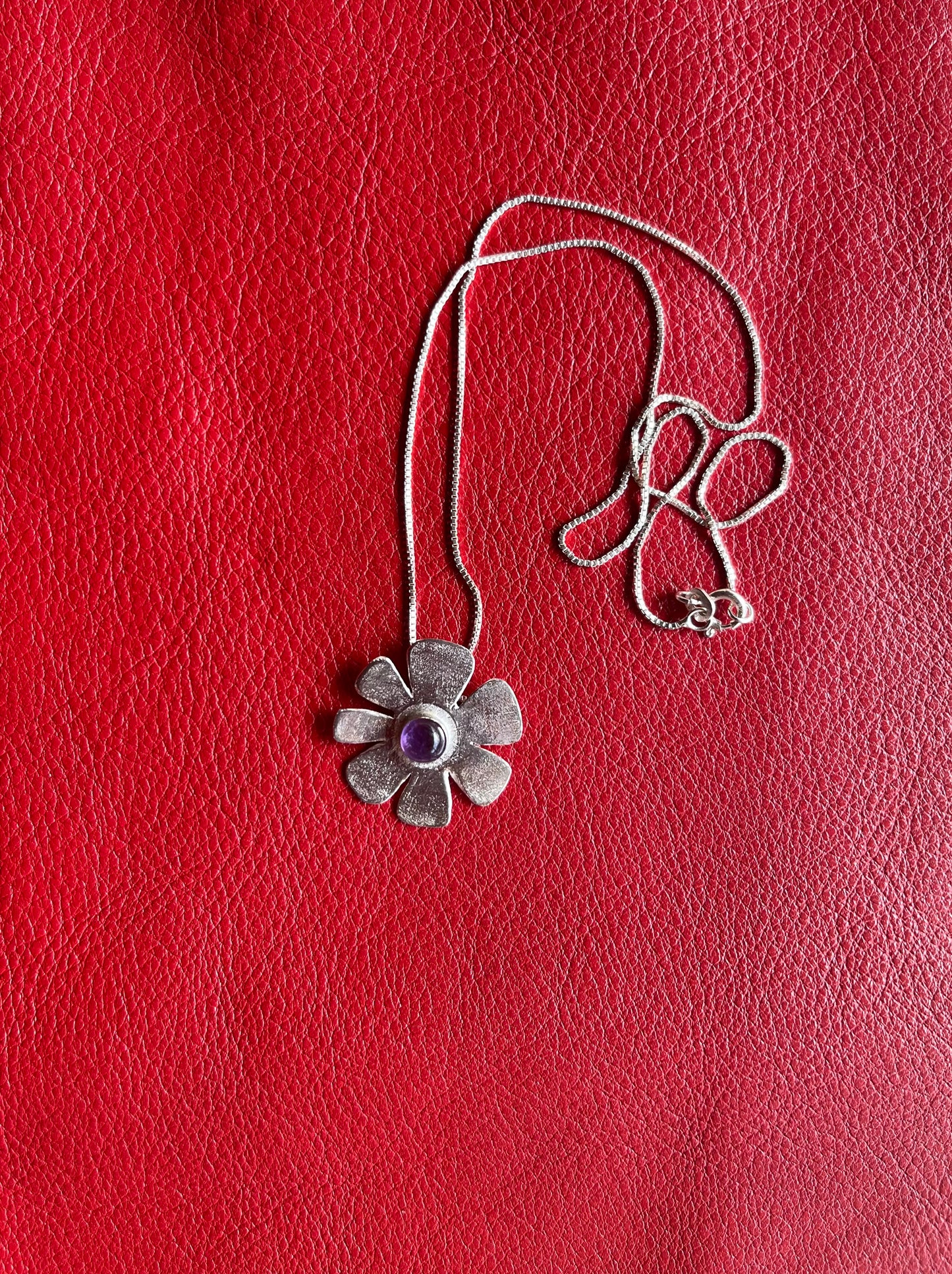 Amethyst flower pendant necklace