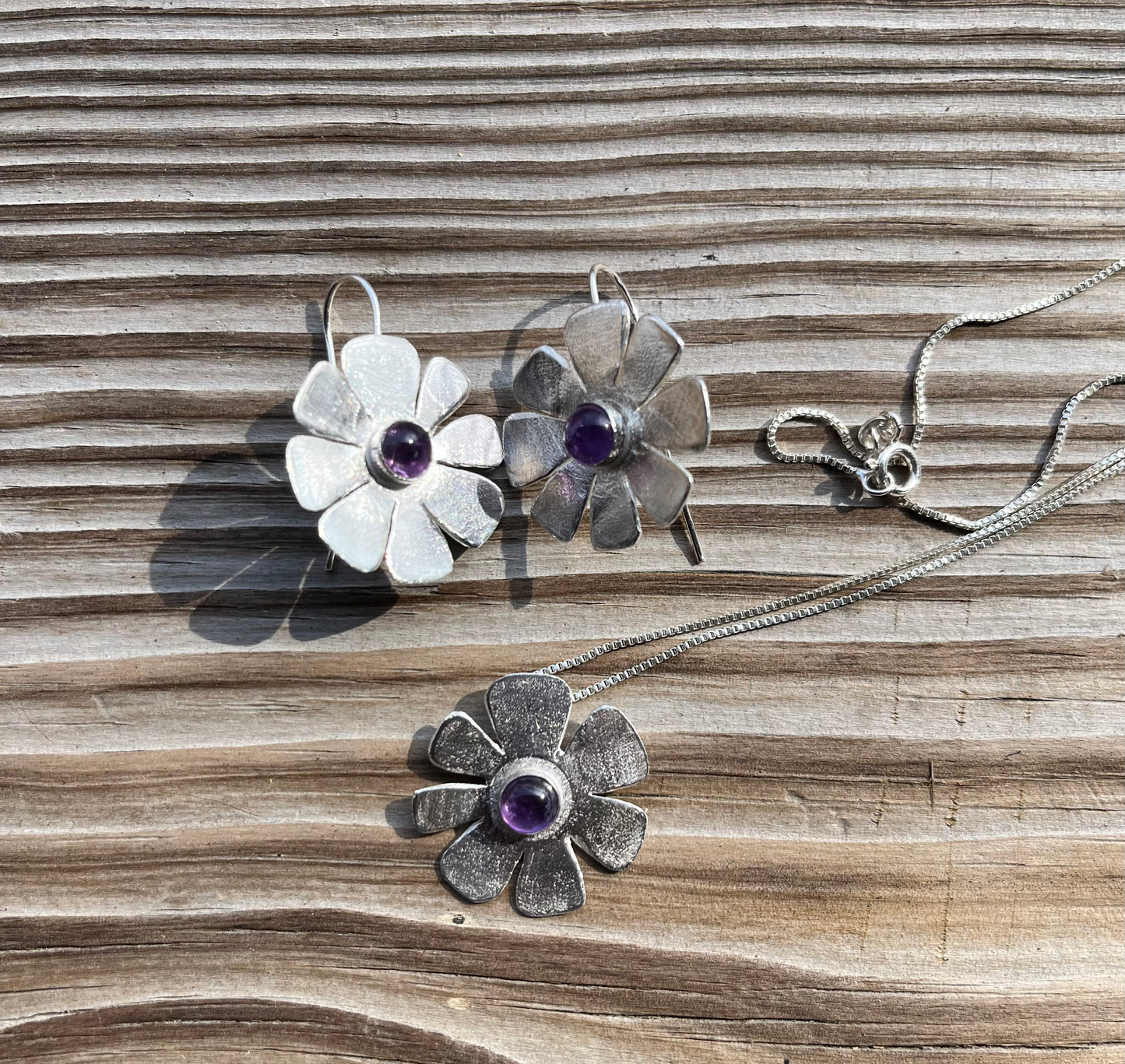 Amethyst flower pendant necklace