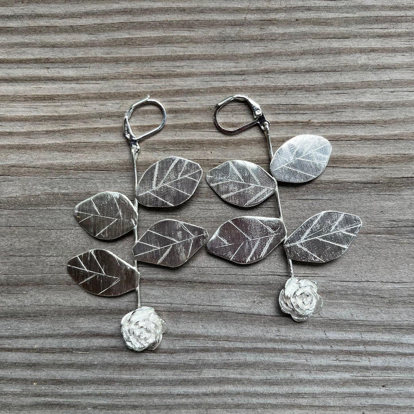 Rose bush earrings New Product