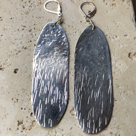 Oval hammered earrings  image 1