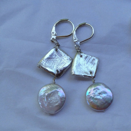 Silver geometric with coin pearl image 0